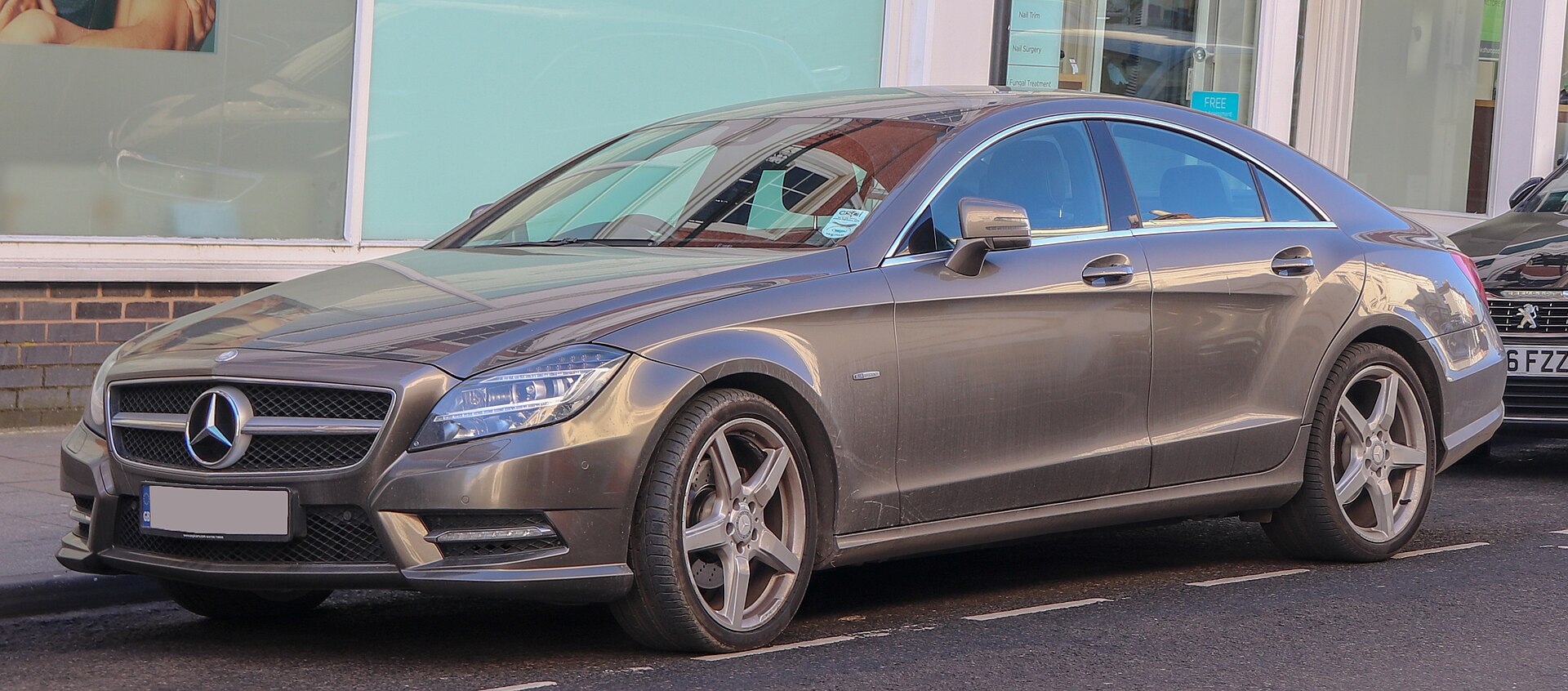 2011 Mercedes-Benz CLS 350 CDI BlueEFFICIENCY, front view