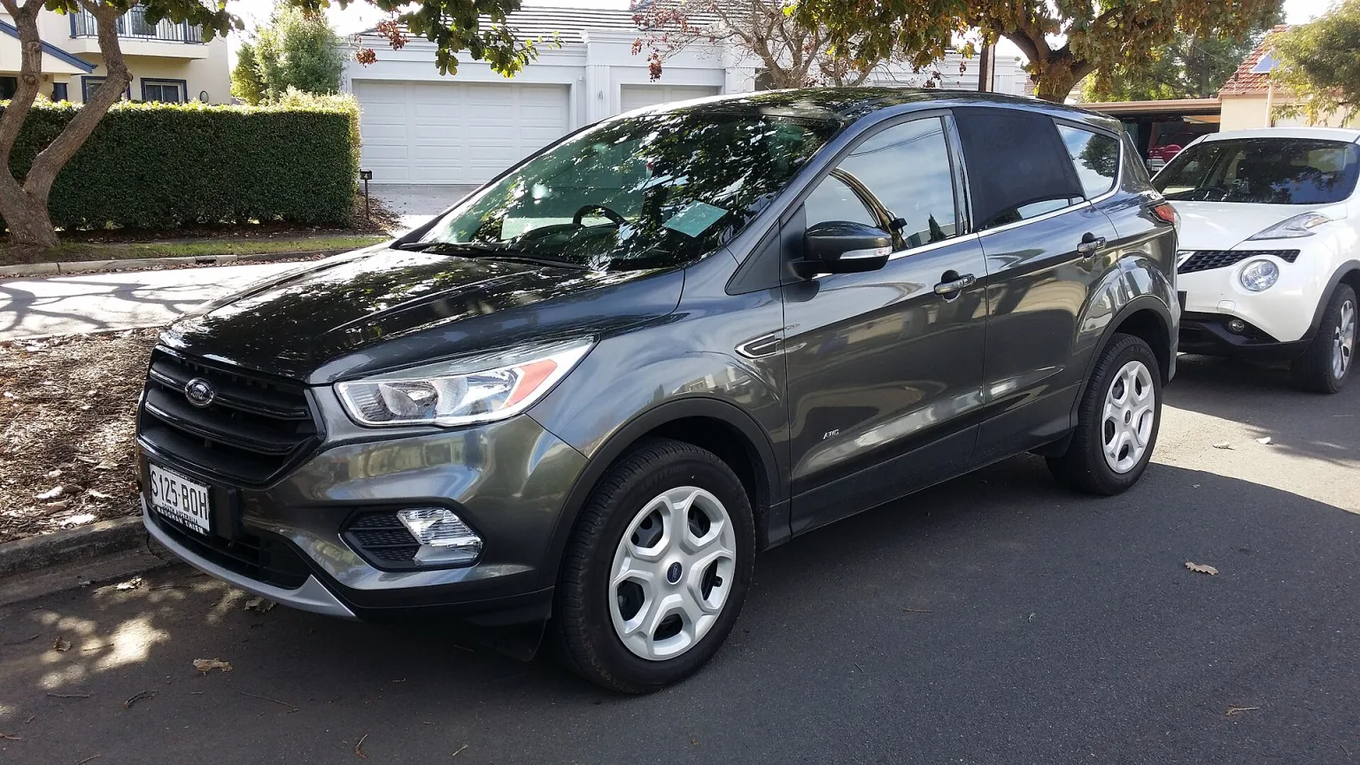 2017 Ford Escape Ambiente AWD front view