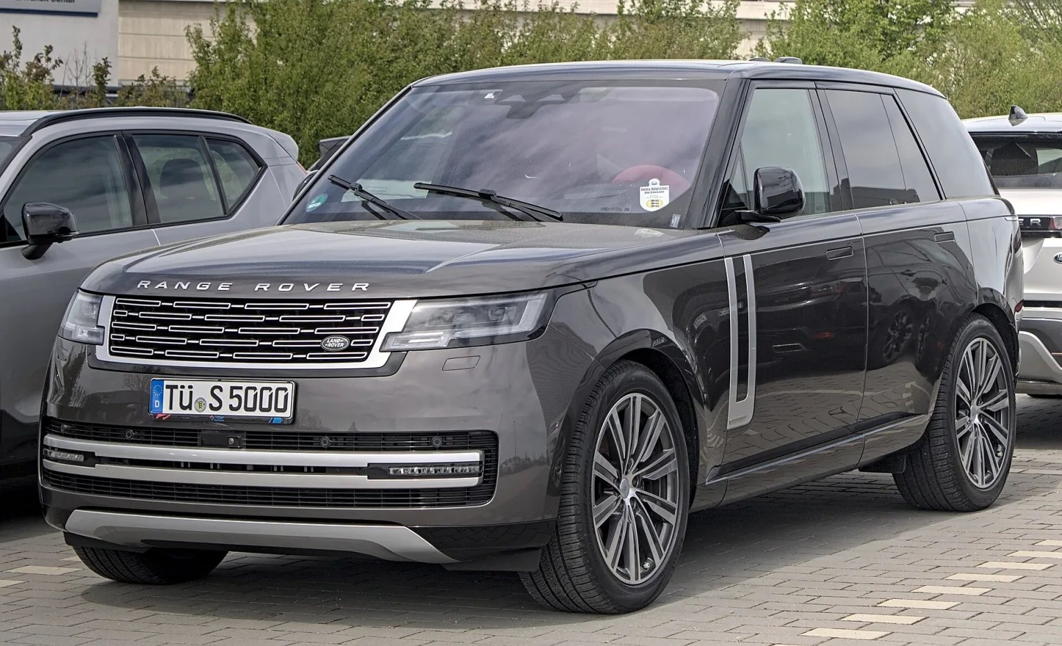 Land Rover Range Rover (5th generation) contemporary model