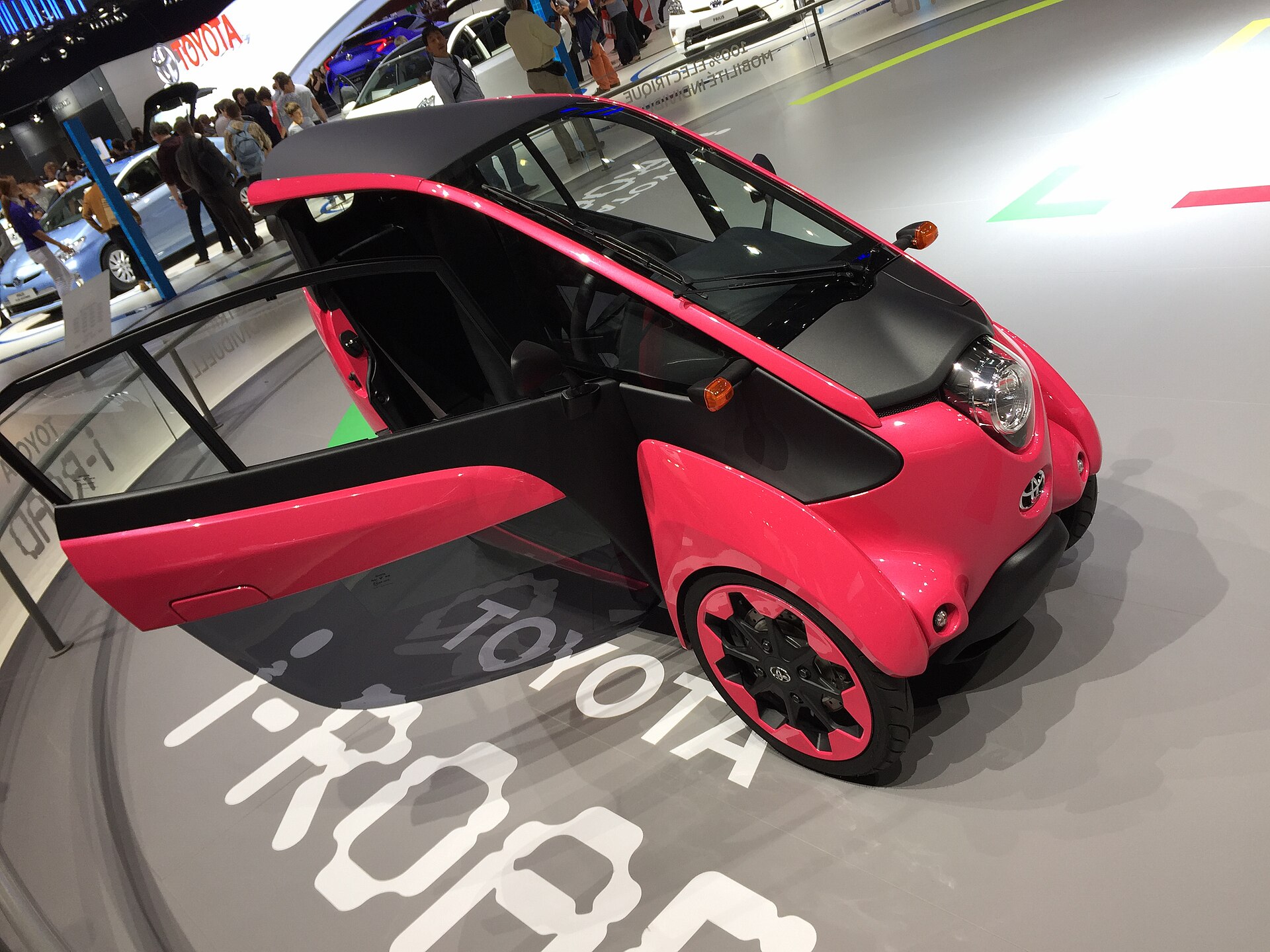 Toyota i-ROAD at the 2014 Paris Motor Show