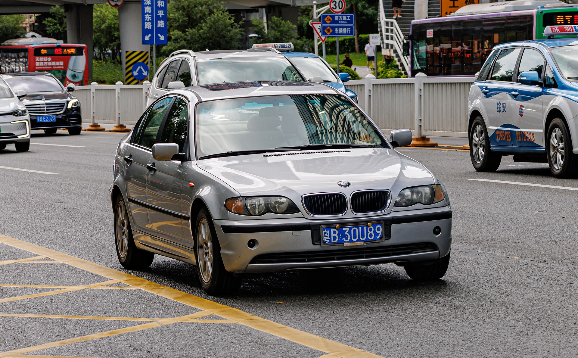 BMW 3 Series (E46) sedan in China