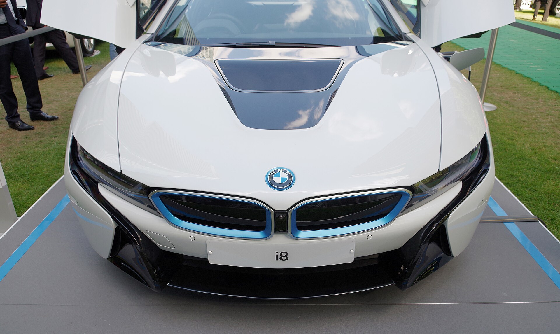 BMW i8 production model at MotorExpo 2014