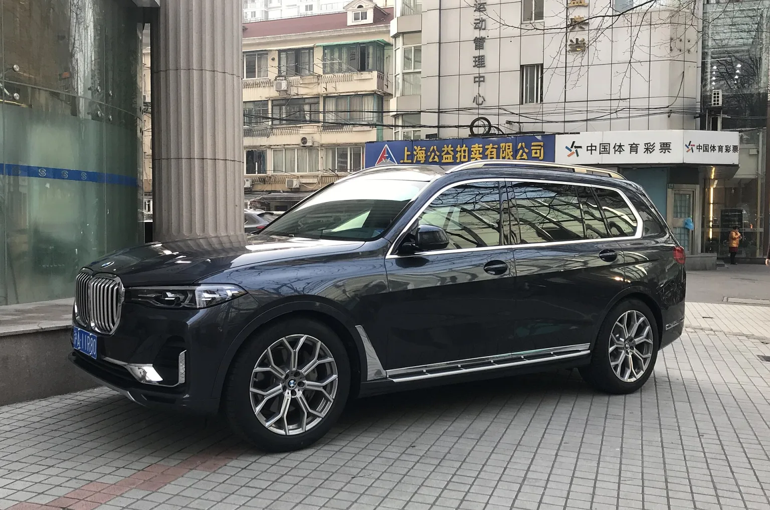 BMW X7 production model in China