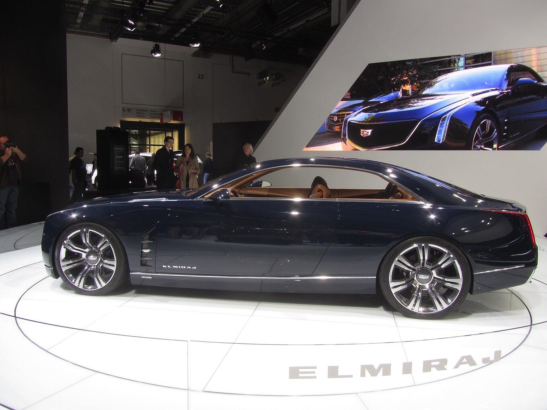 Cadillac Elmiraj Concept at the 2013 Frankfurt Motor Show, side view.