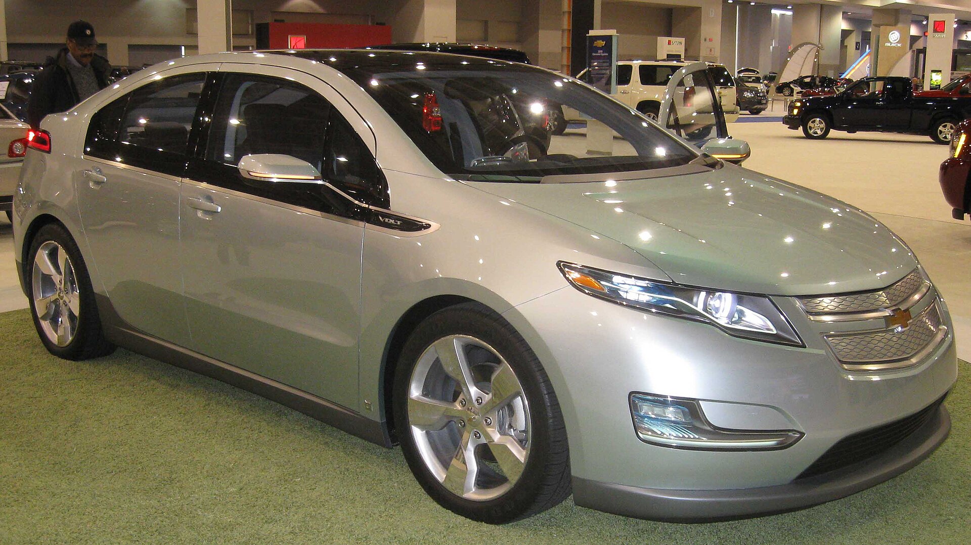 Chevrolet Volt, contemporary model, front view
