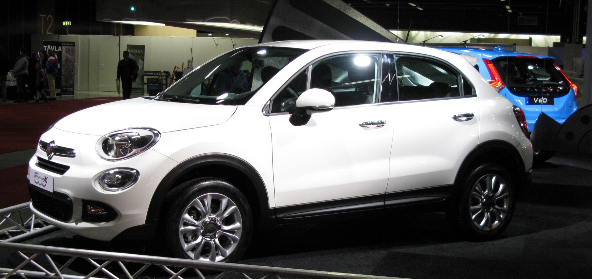 Fiat 500X front left view