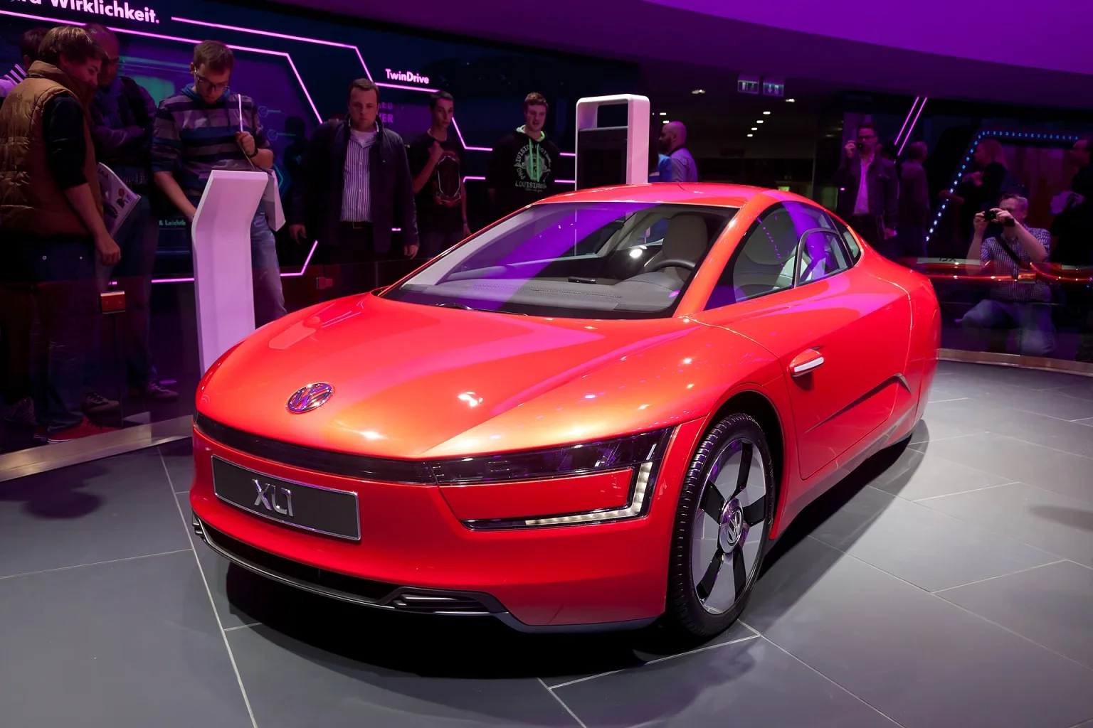 Volkswagen XL1, front view