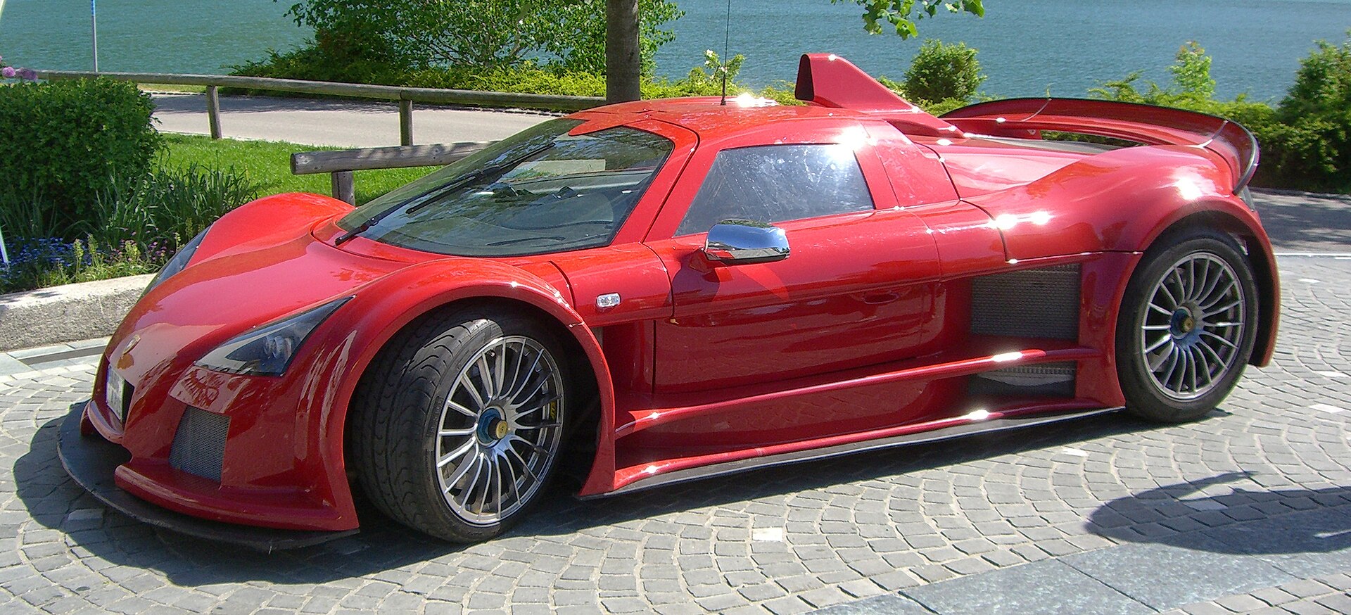 Gumpert Apollo supercar