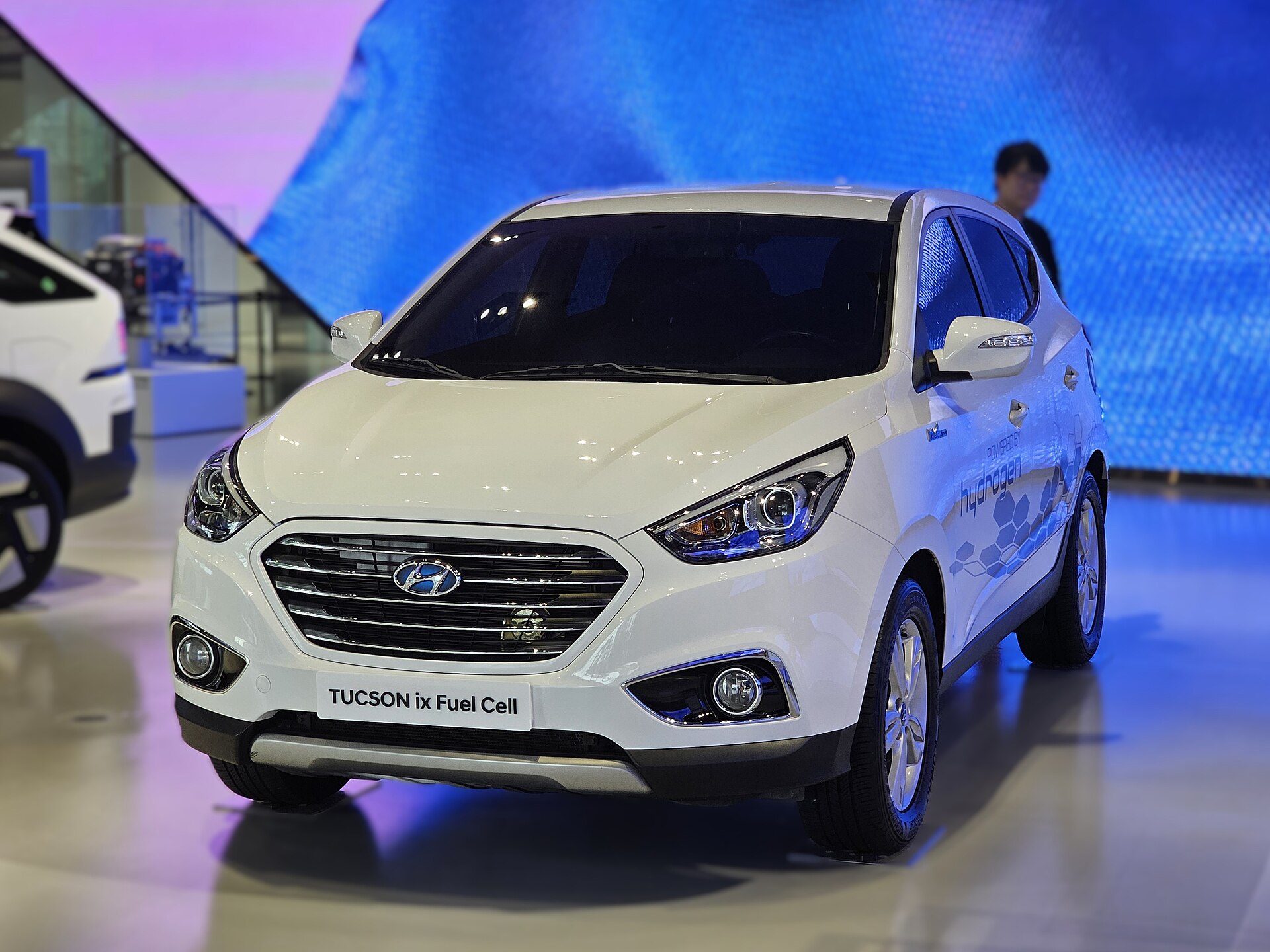 Hyundai Tucson ix Fuel Cell LM PE in Pure White