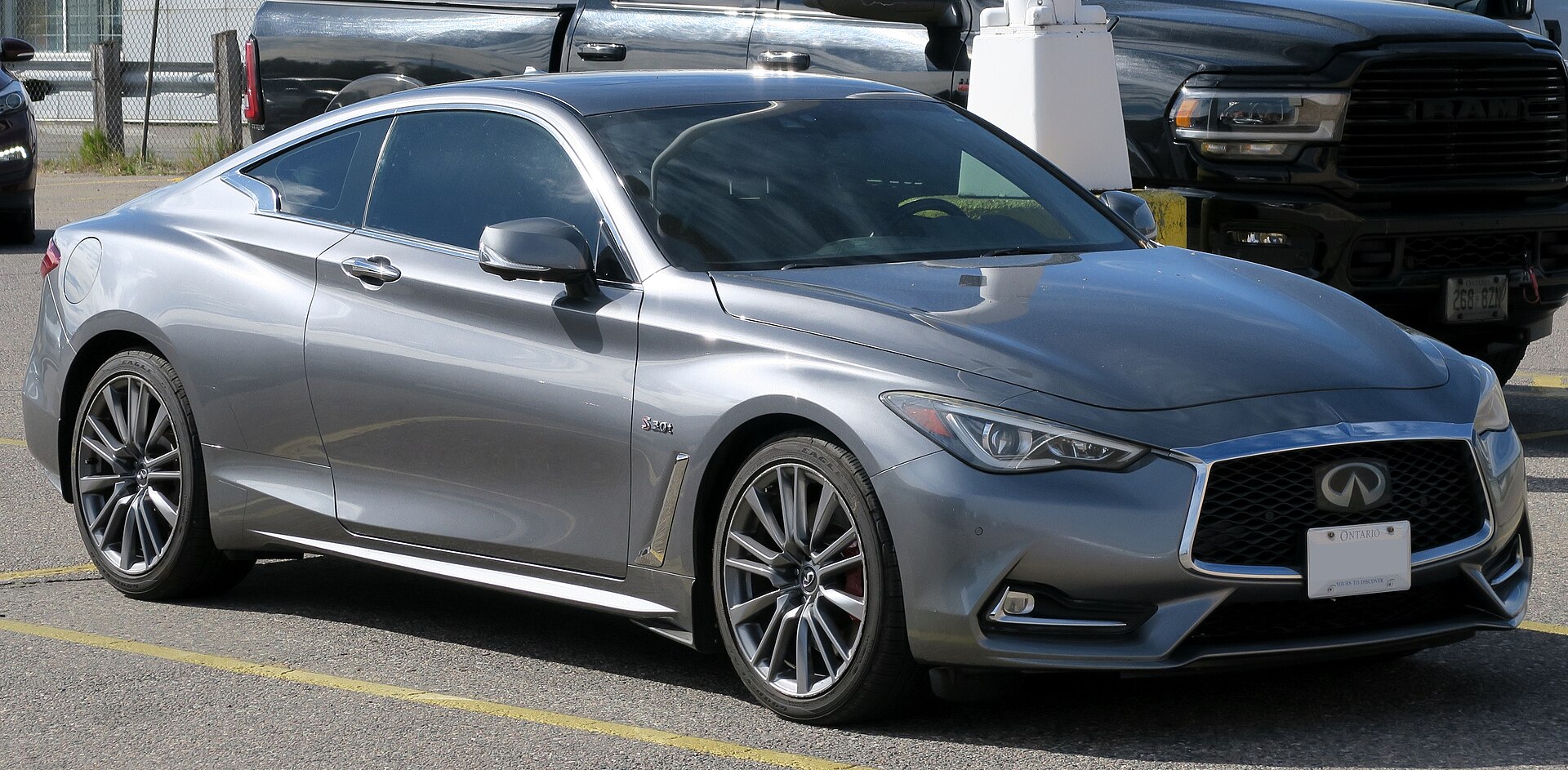 2017 Infiniti Q60 Red Sport 400 AWD in Asgard Grey, front right