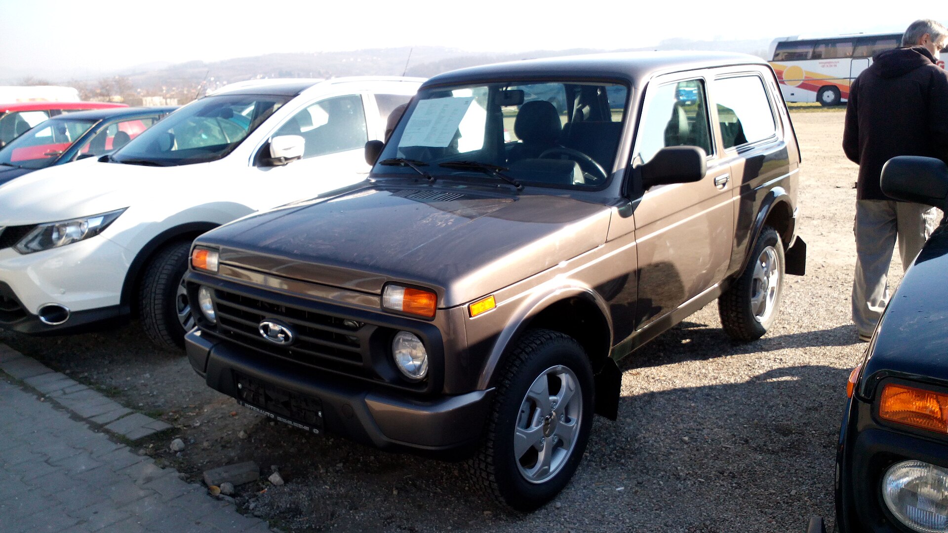 2016 Lada Niva Urban, front view
