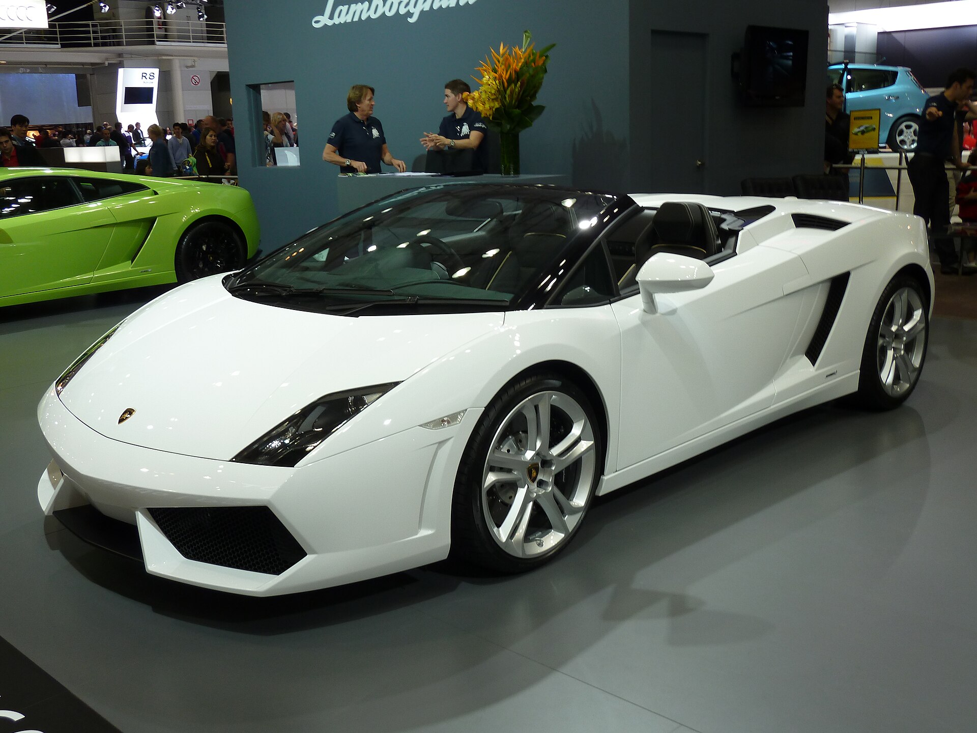 2009-2010 Lamborghini Gallardo LP560-4 Spyder in black, front view