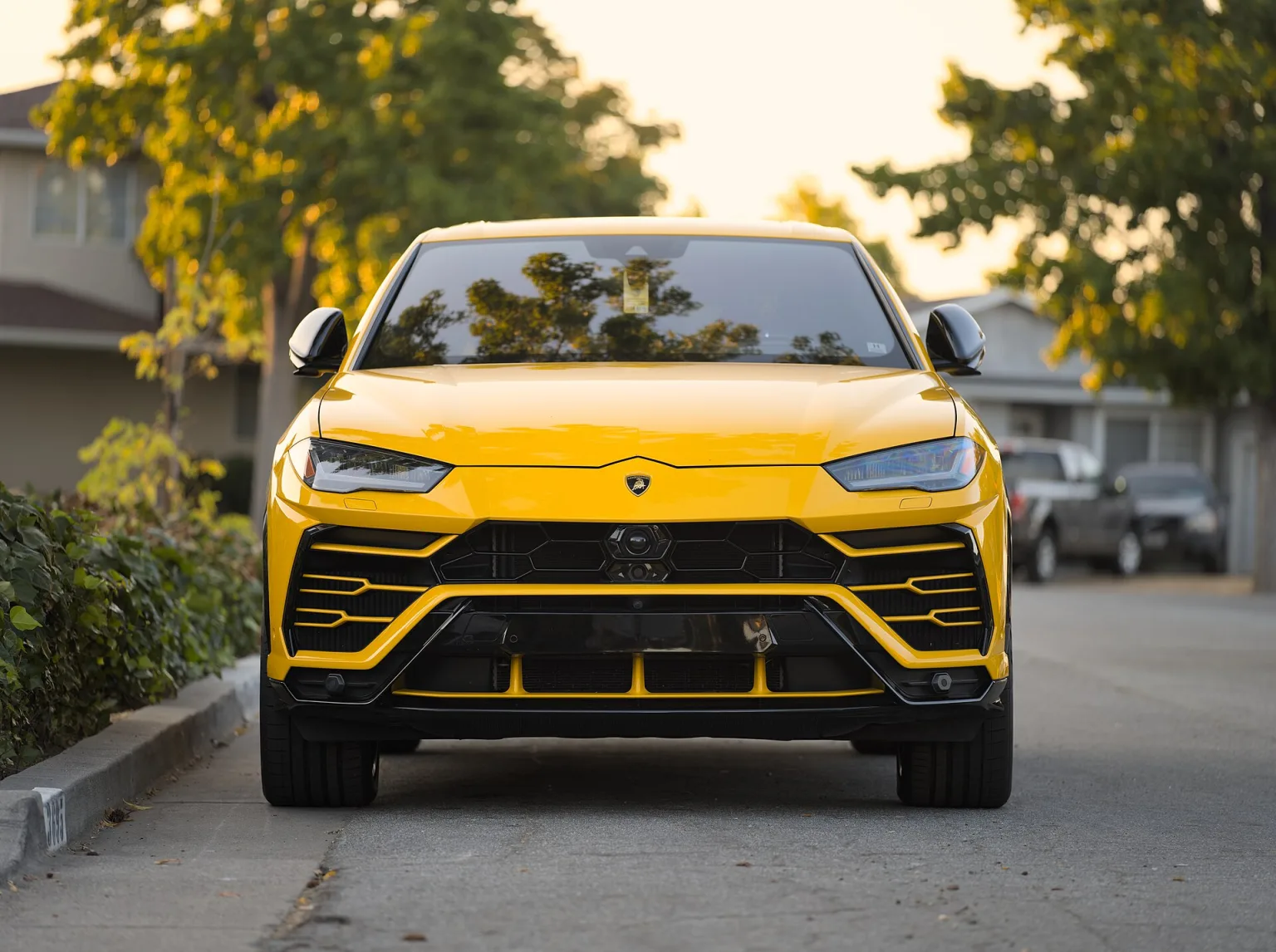 Lamborghini Urus front view