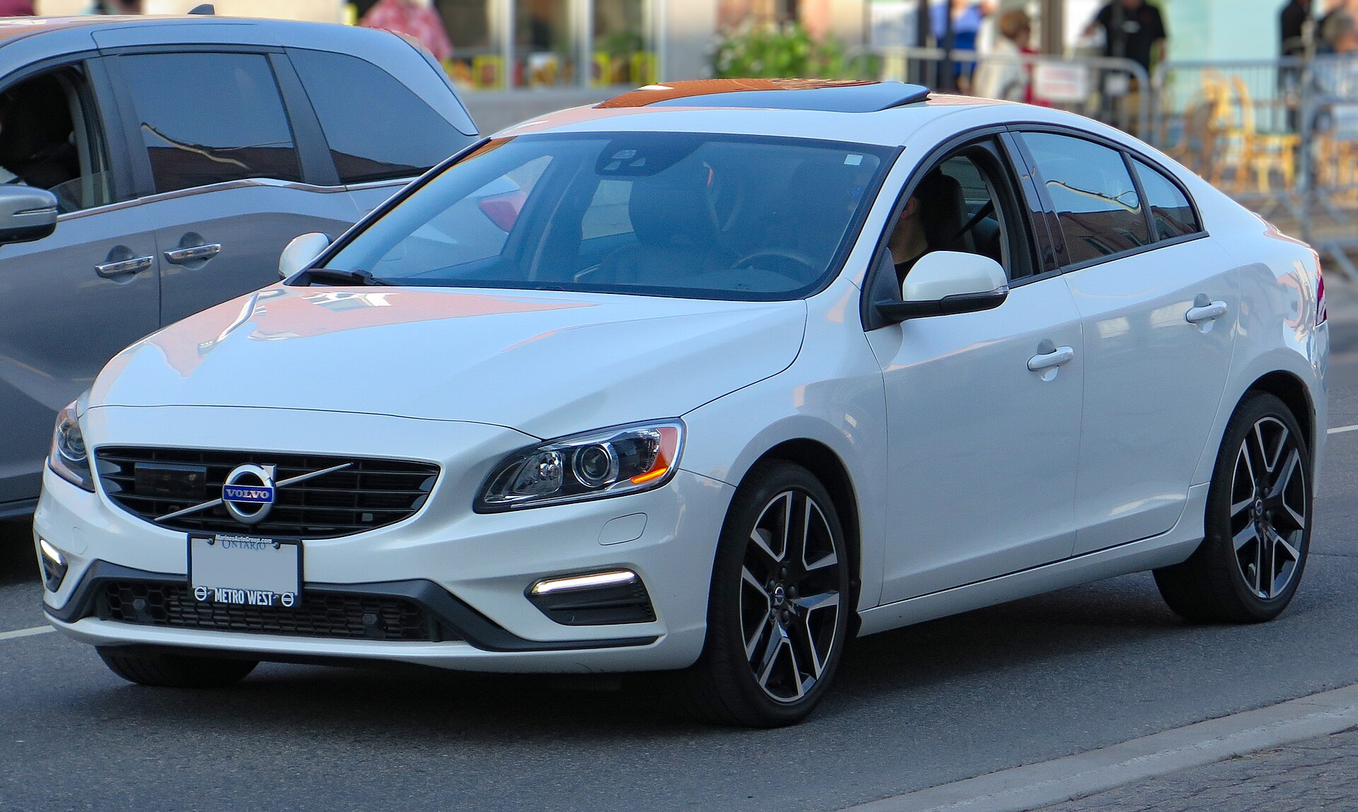 2018 Volvo S60 T5 Dynamic AWD in Ice White