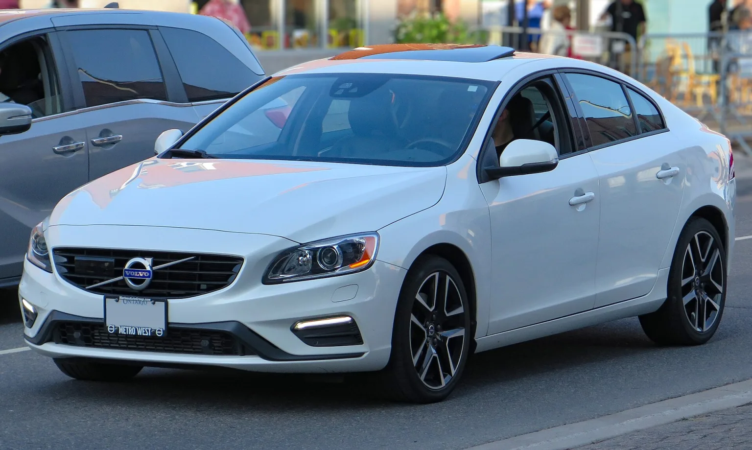 2018 Volvo S60 T5 Dynamic AWD in Ice White