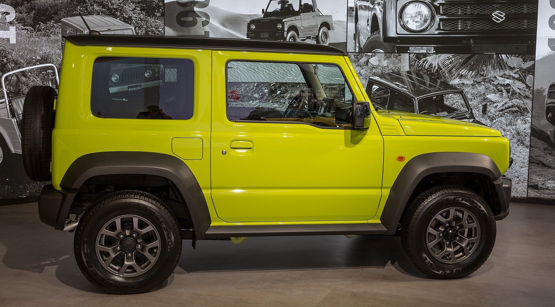 Fourth-generation Suzuki Jimny at the 2018 Paris Motor Show.