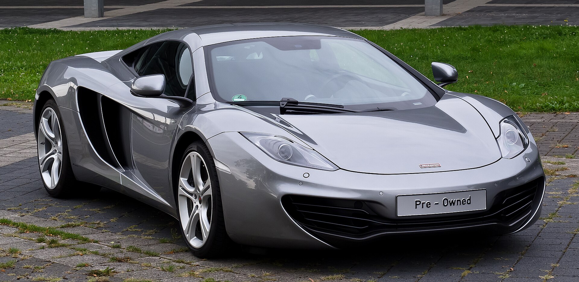 McLaren MP4-12C front view, Düsseldorf, August 2012