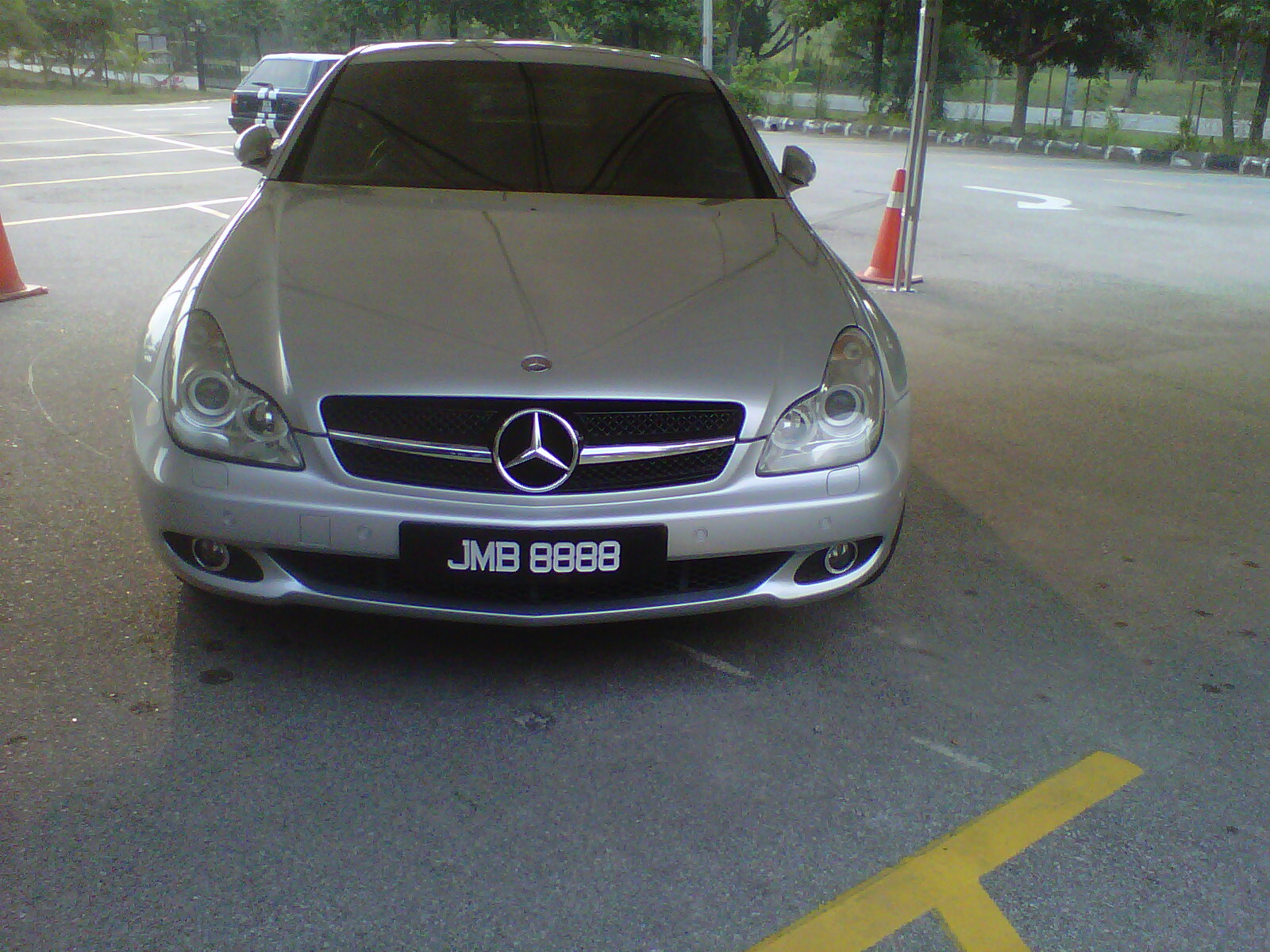 Mercedes-Benz CLS (W219) in silver, front view