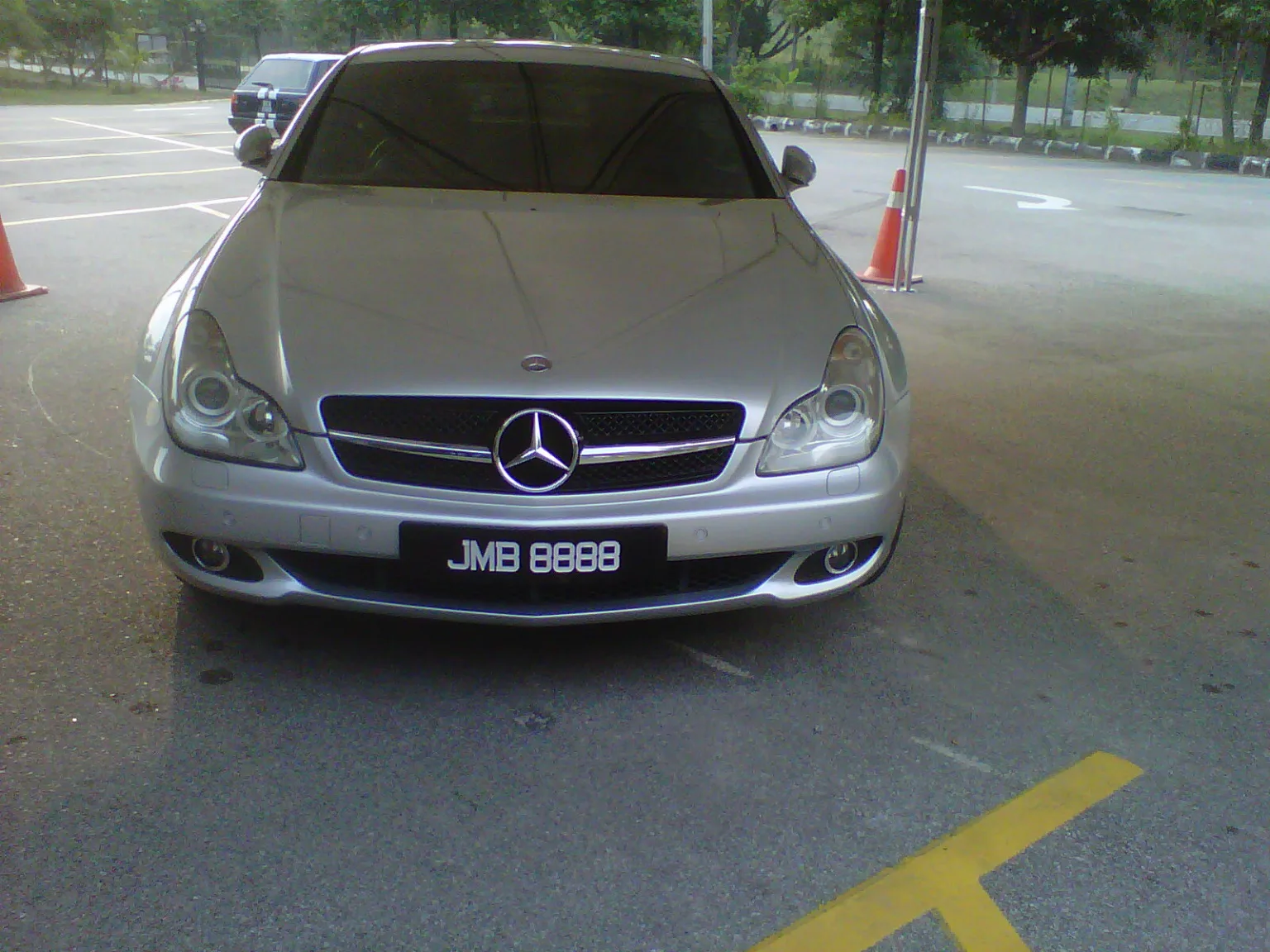 Mercedes-Benz CLS (W219) in silver, front view