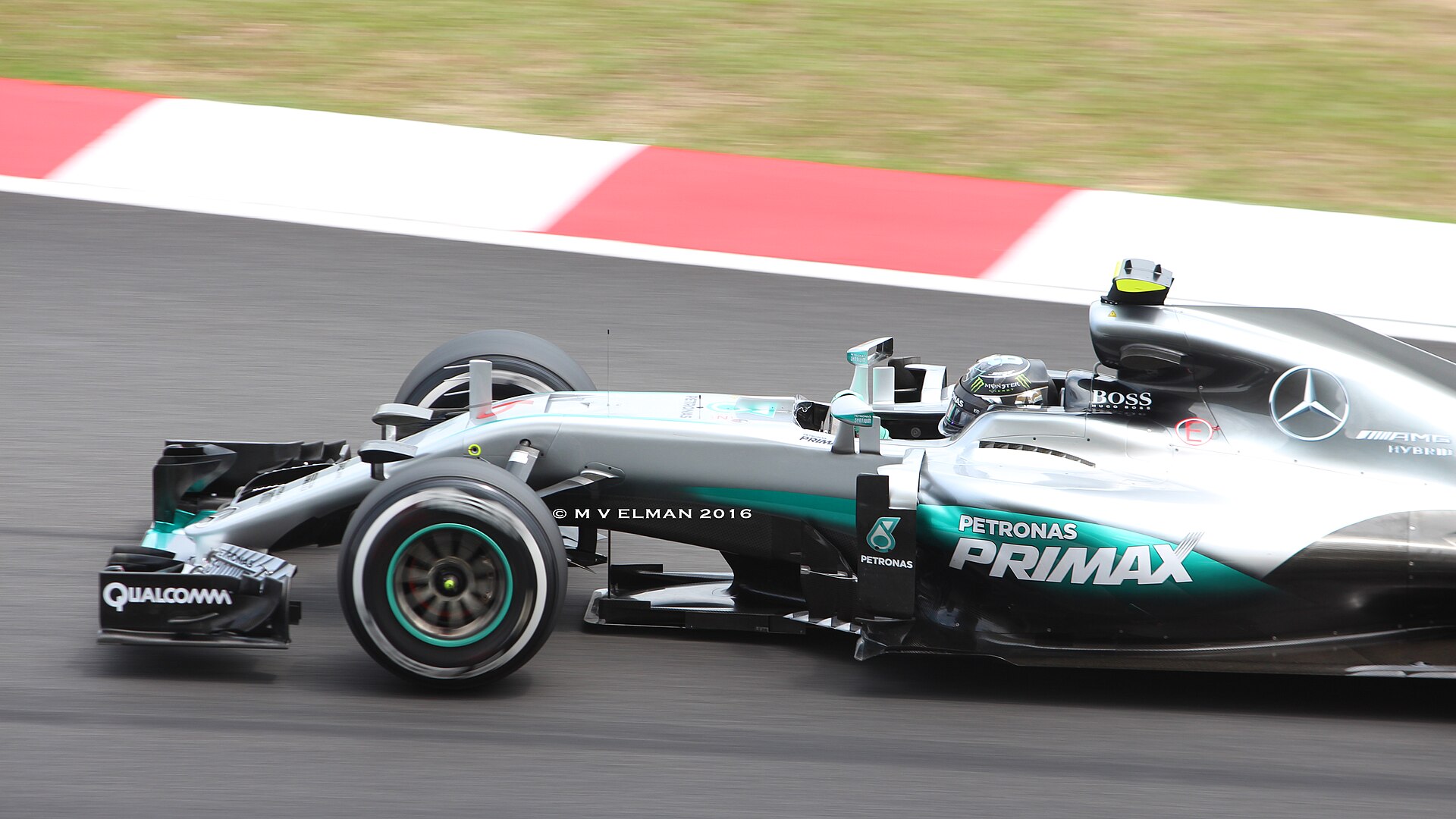 Nico Rosberg driving the Mercedes AMG Petronas W07 in 2016.