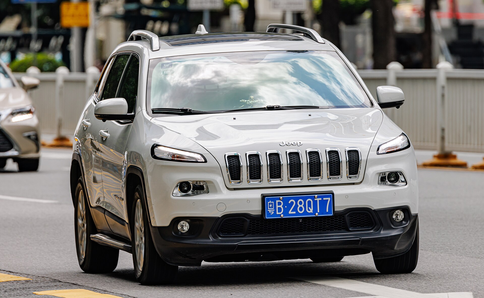 Jeep Cherokee (KL) model, front view
