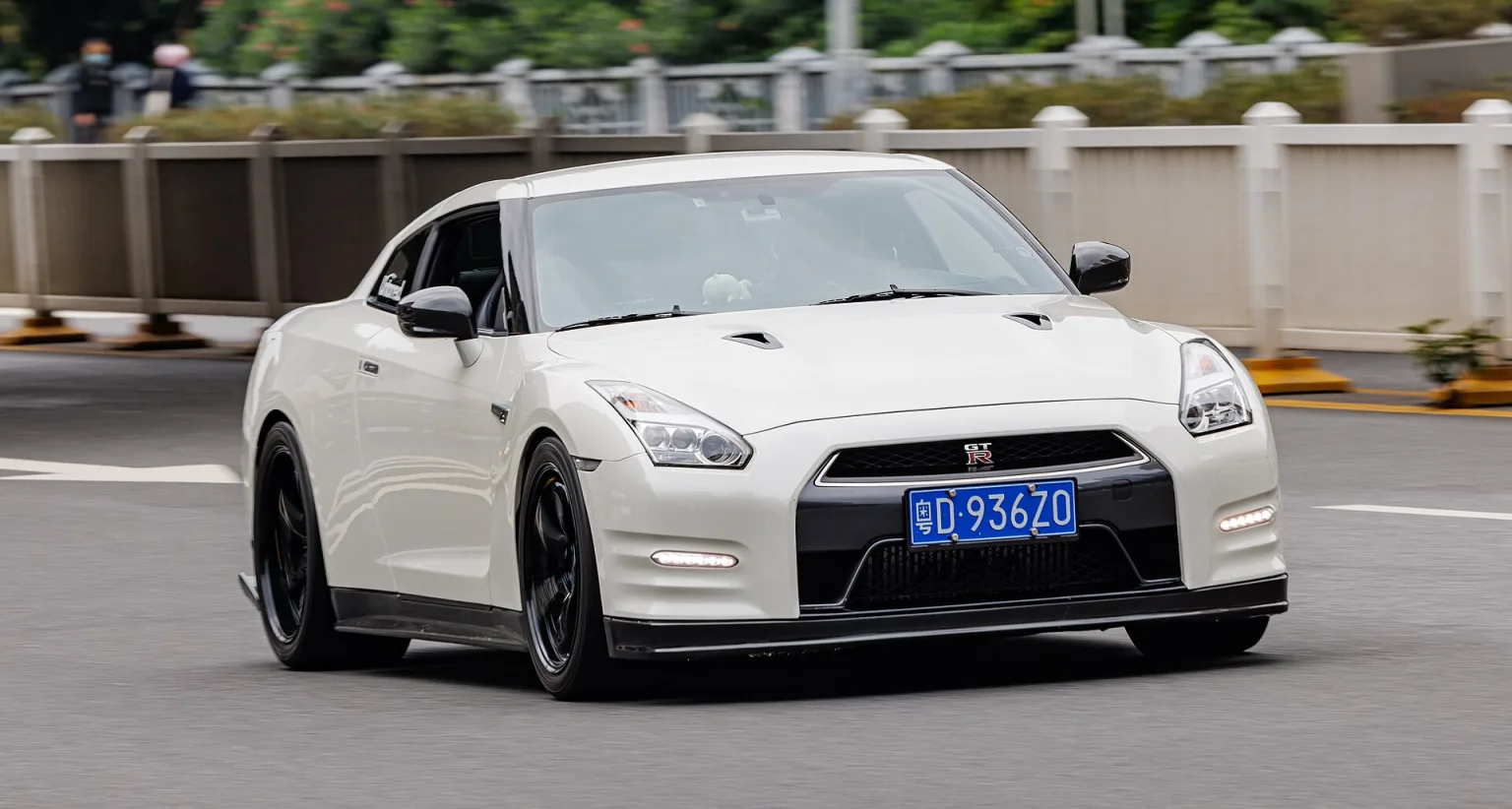 2011 Nissan GT-R (R35 facelift) in China