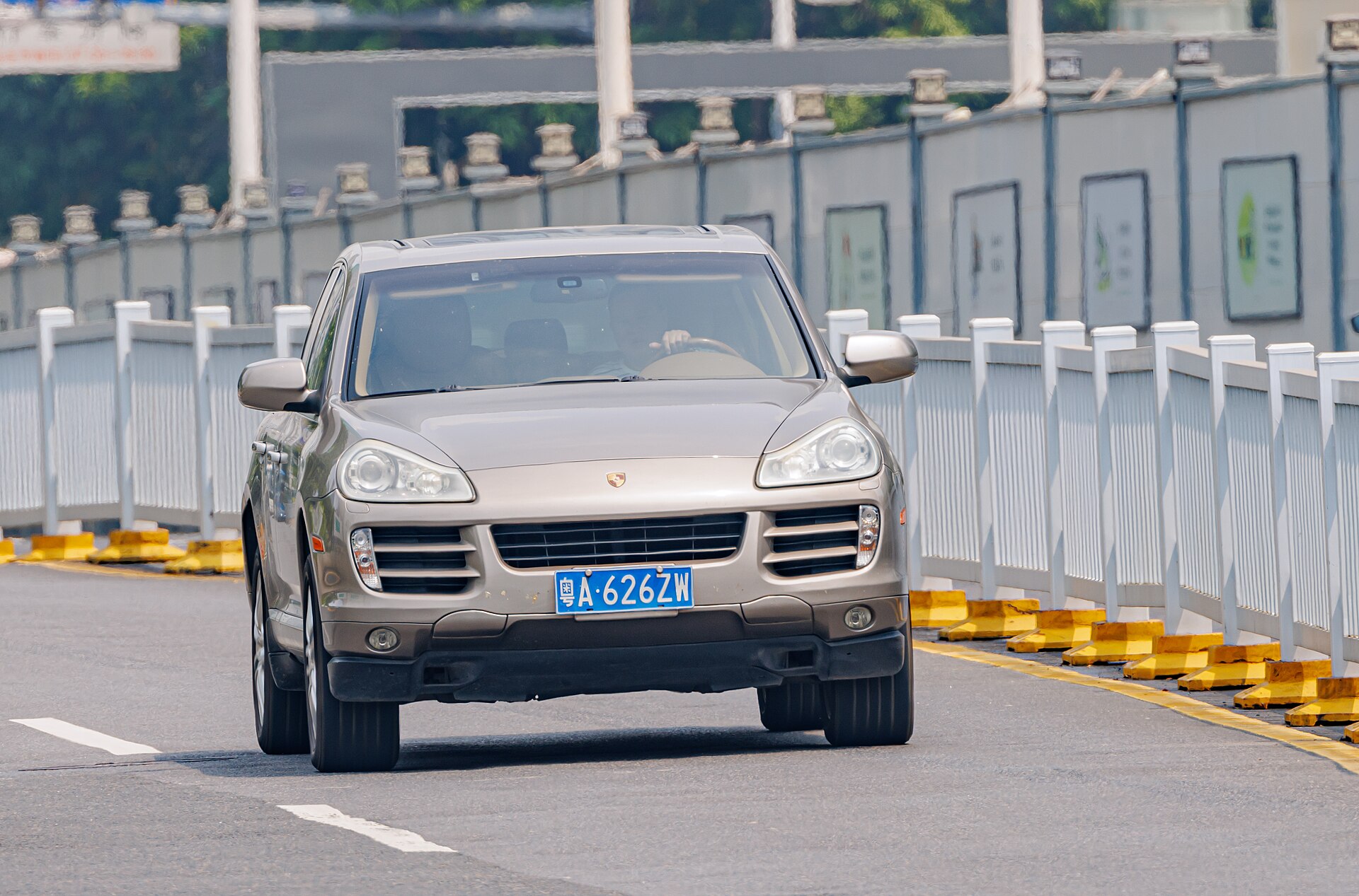 First generation Porsche Cayenne in China