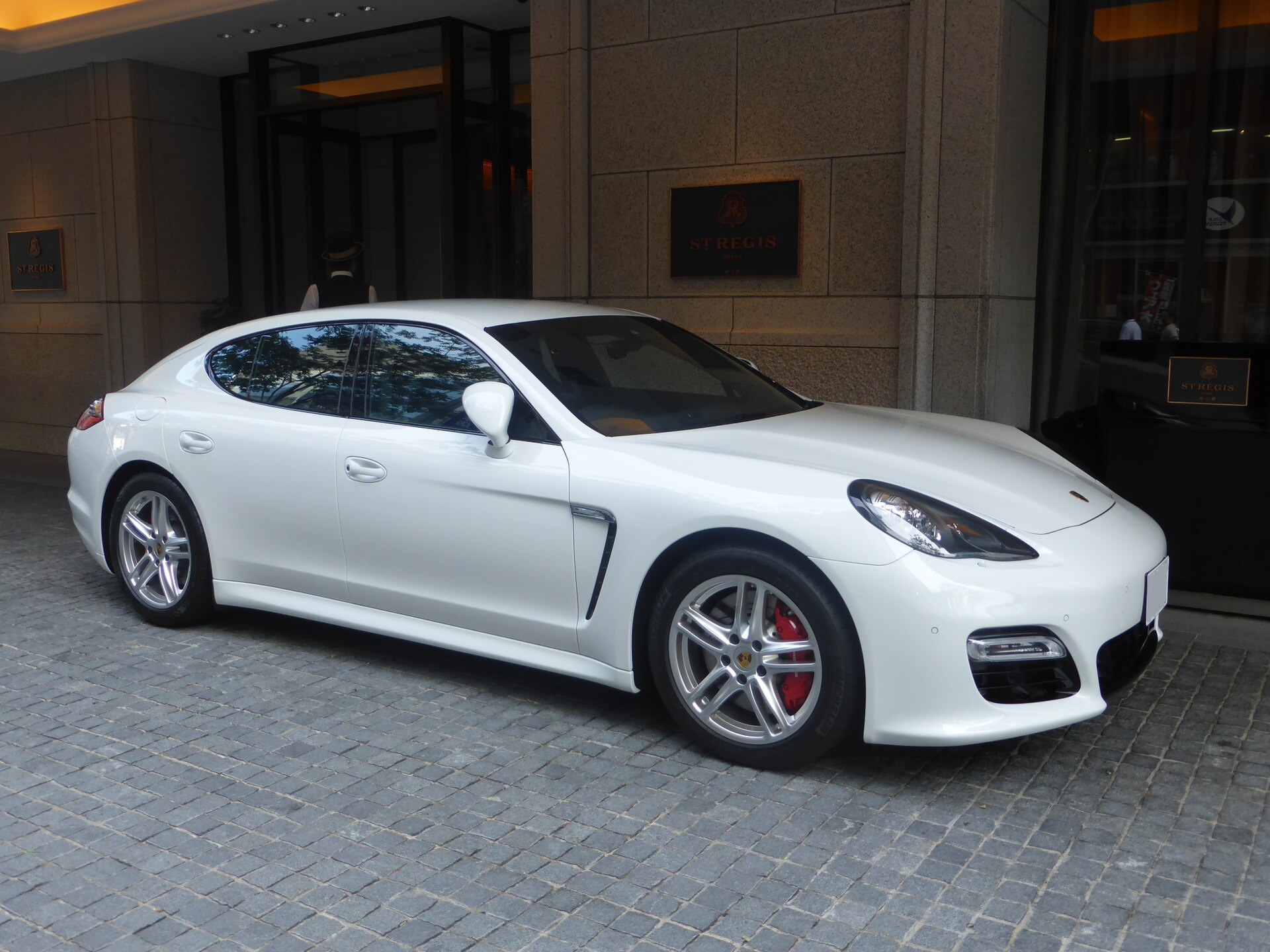 Porsche Panamera (970) front view