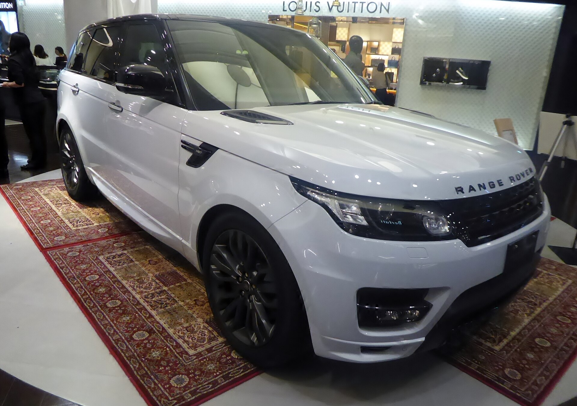 Land Rover Range Rover Sport (L494) front view