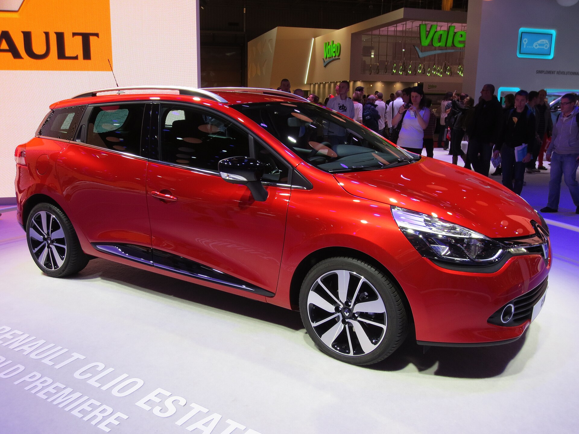 Renault Clio IV Estate, front view