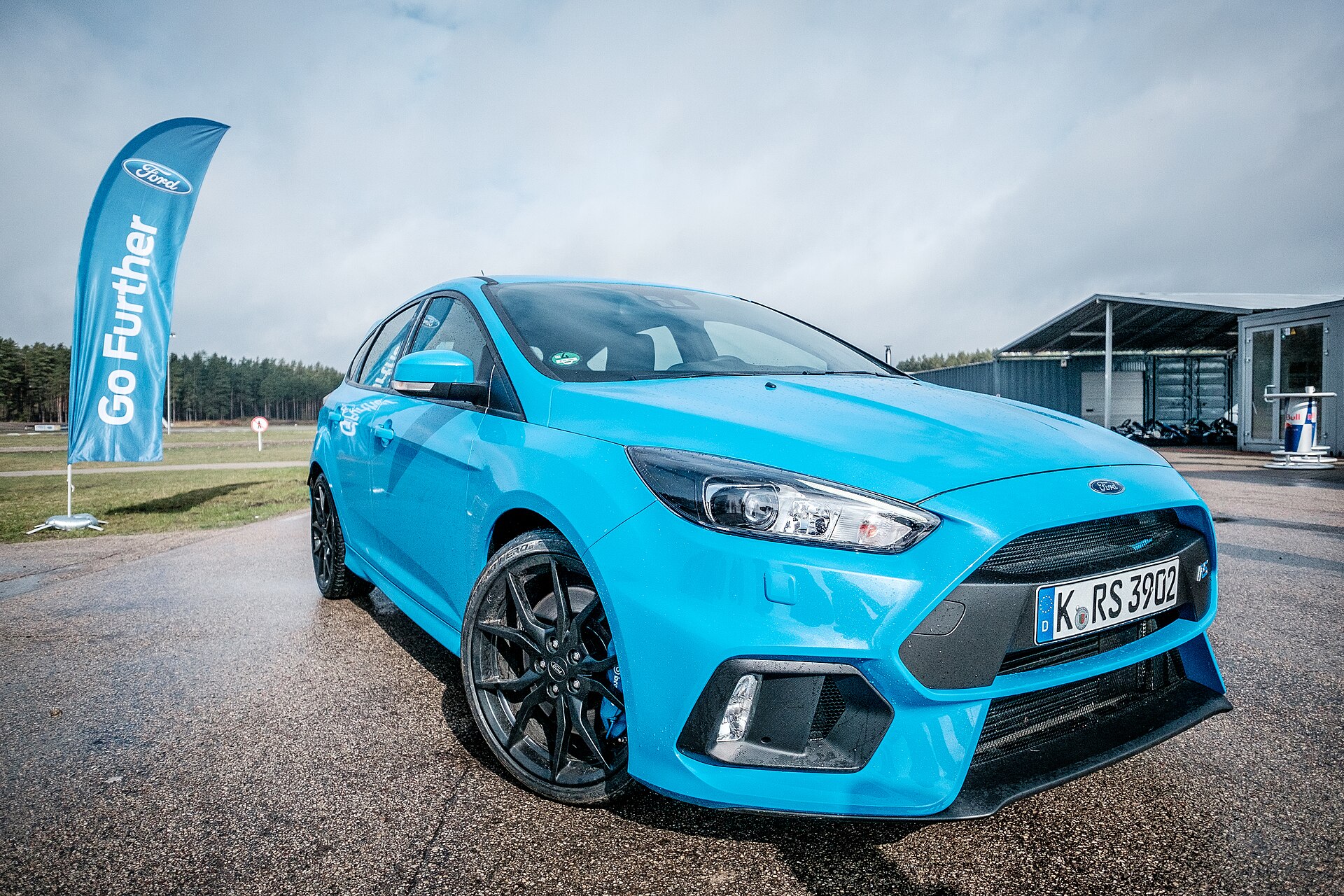 2016 Ford Focus RS in blue, front three-quarter view