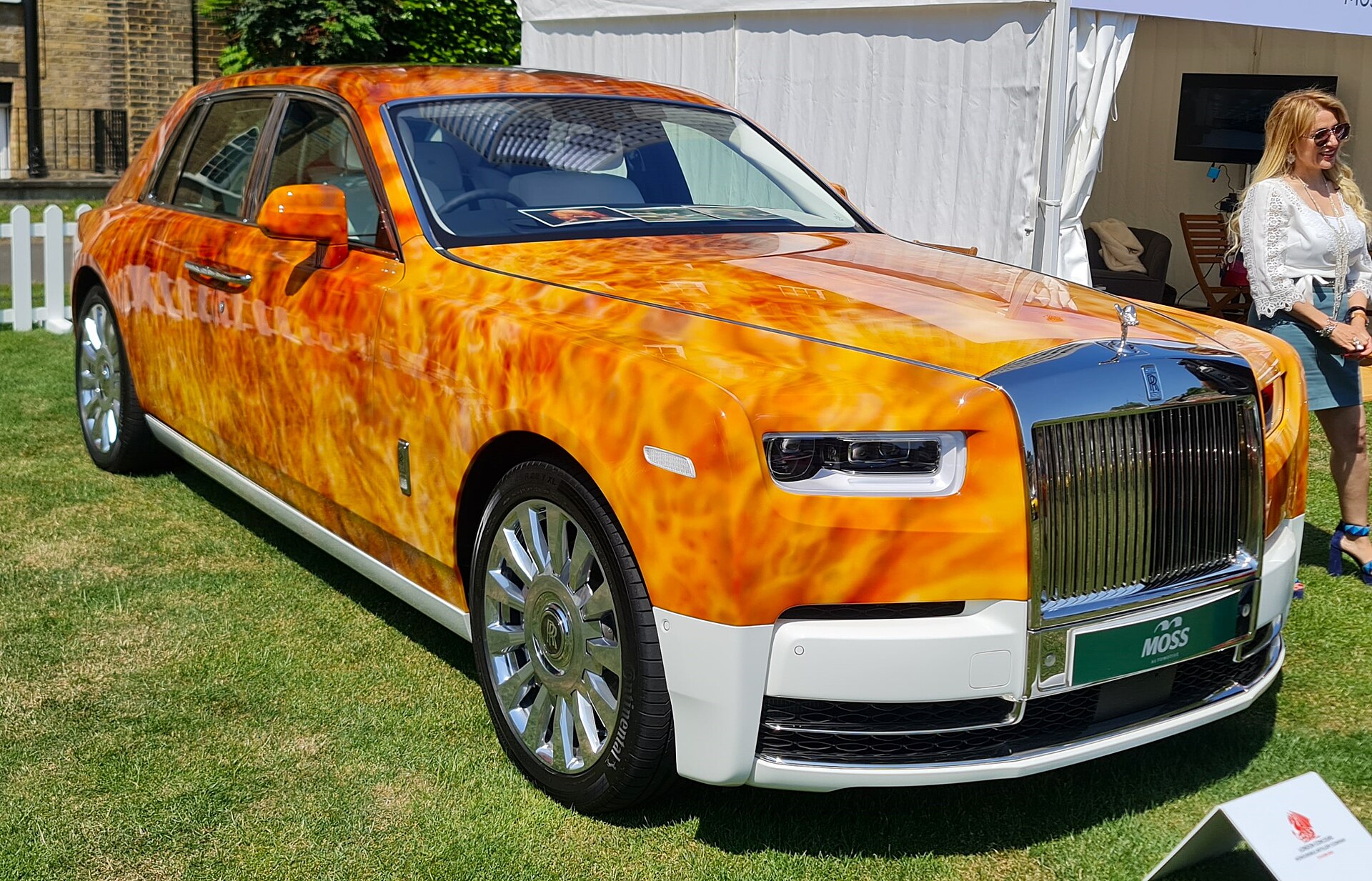 Rolls-Royce Phantom VII, the outgoing flagship before 2016.