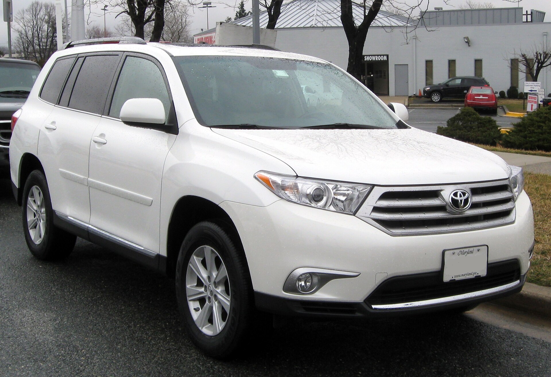 2011-2012 Toyota Highlander photographed in 2012.