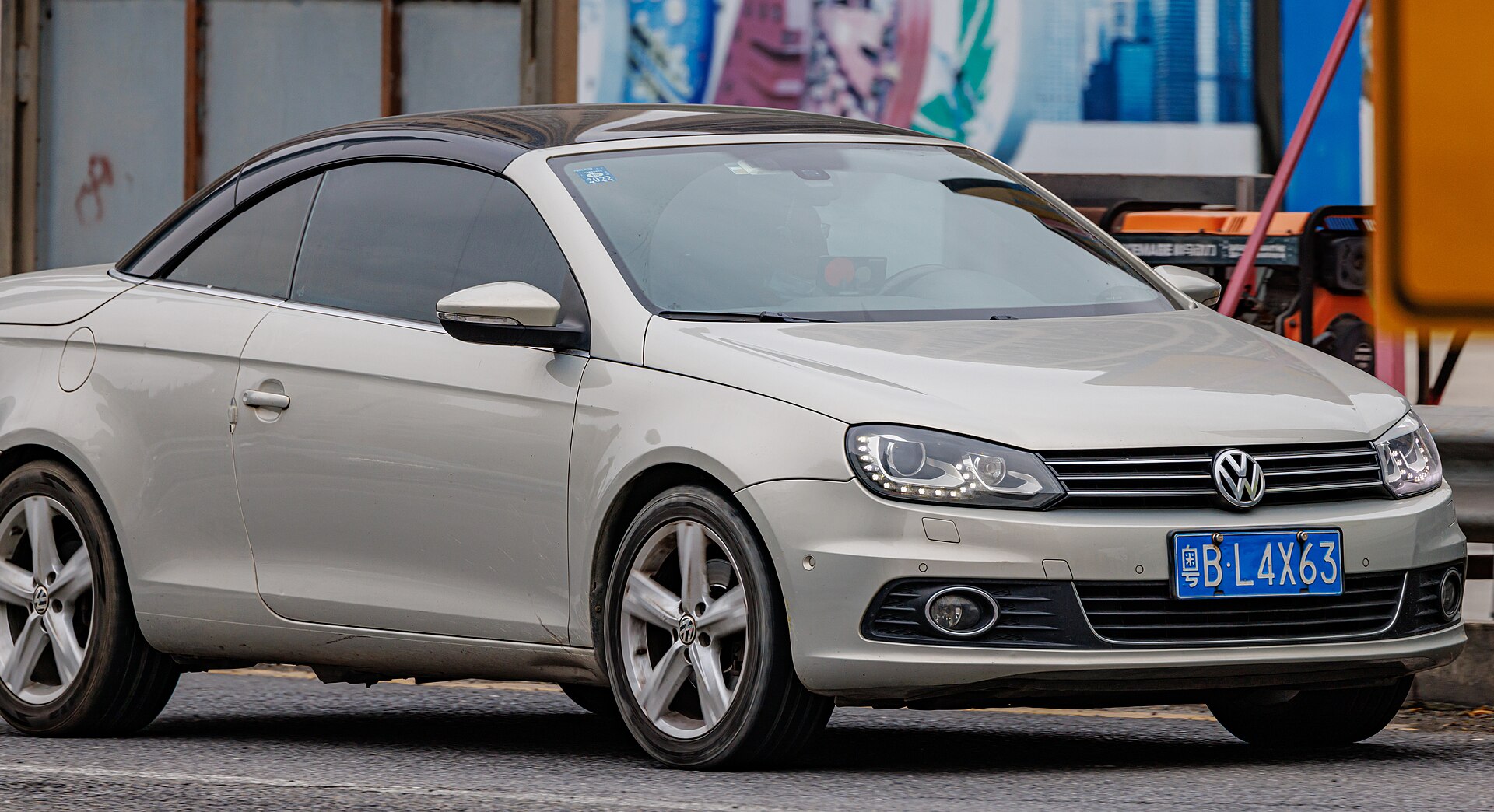 Volkswagen Eos convertible