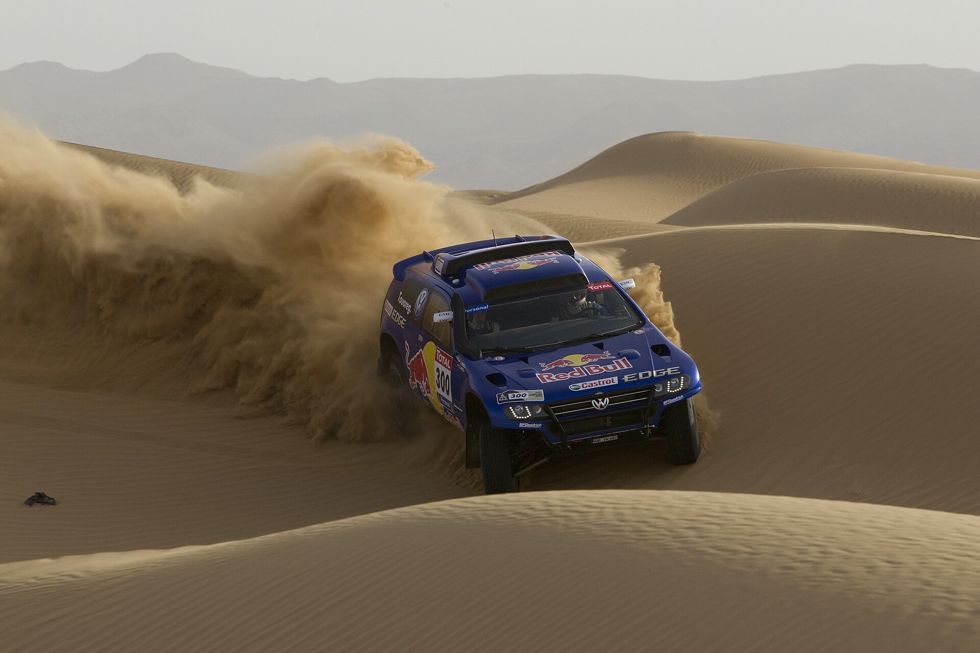 Volkswagen Race Touareg 3, 2010, driven by Carlos Sainz