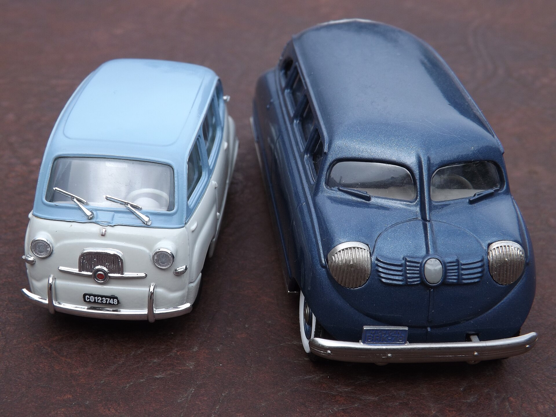 1936 Stout Scarab (right) and Fiat 600 Multipla (left) on display.