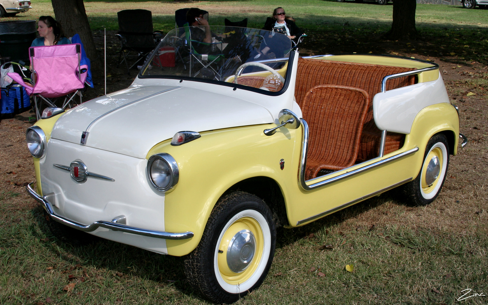1959 Fiat Jolly in yellow and white, front view