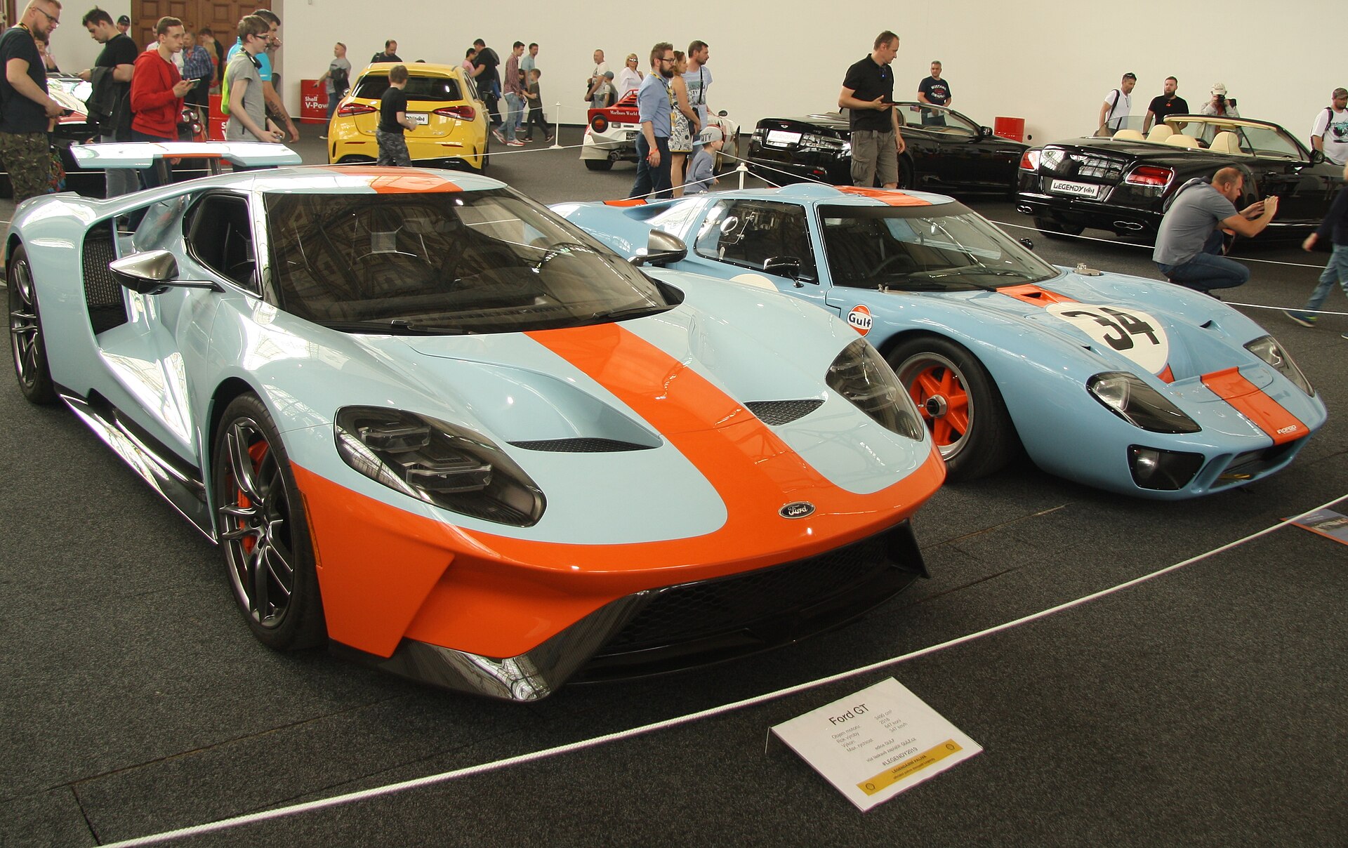 1968 Ford GT (right) and 2018 Ford GT at Legendy 2019 in Prague