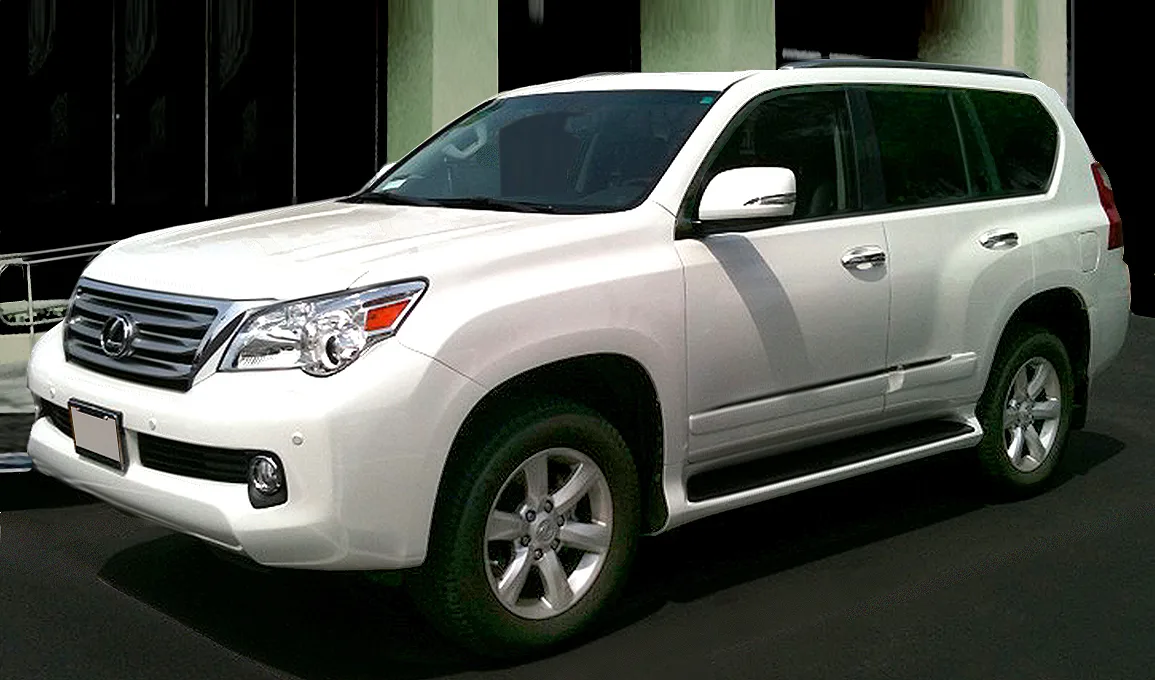 2010 Lexus GX 460 in Starfire Pearl, front view