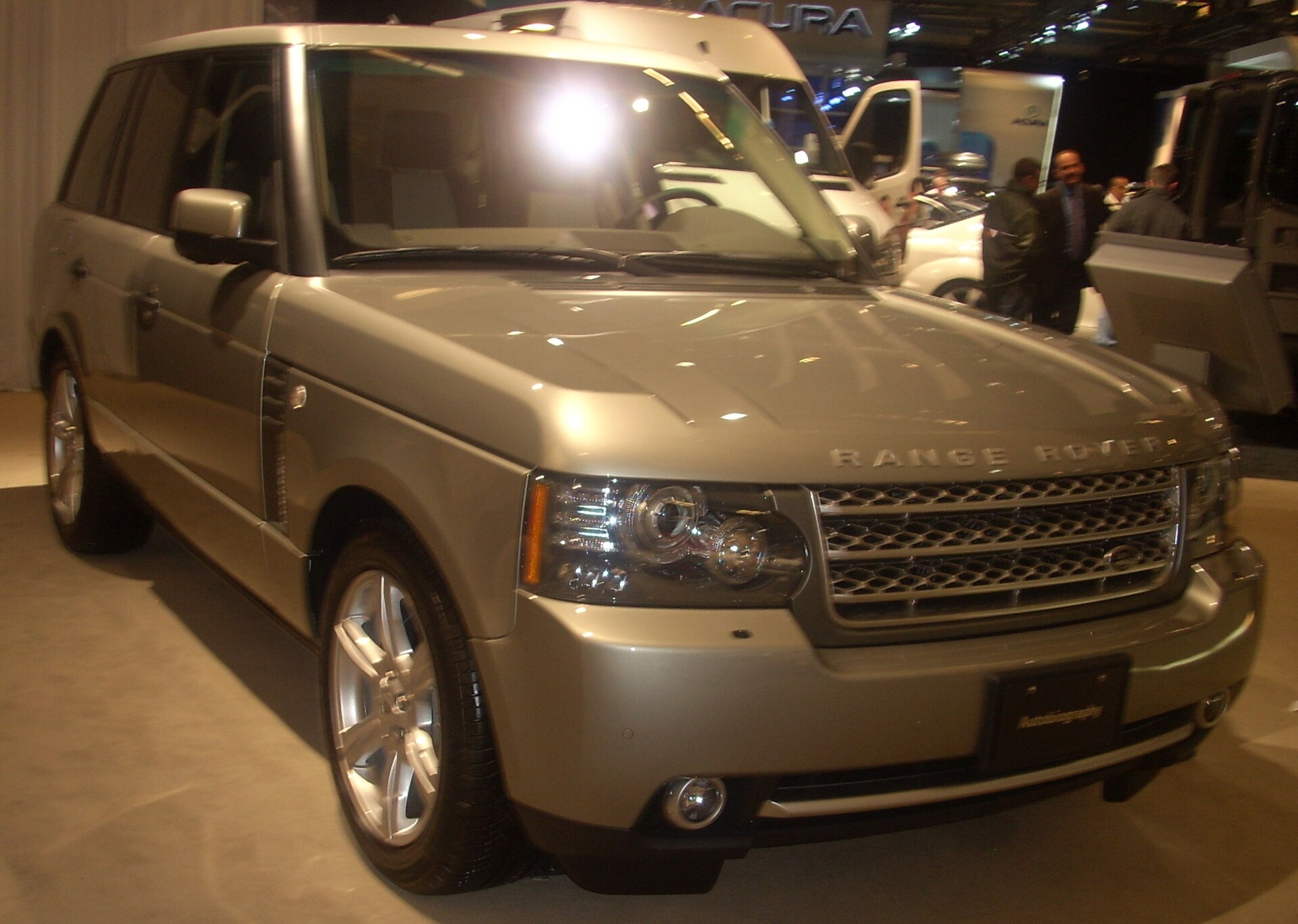2010 Range Rover at the 2010 MIAS