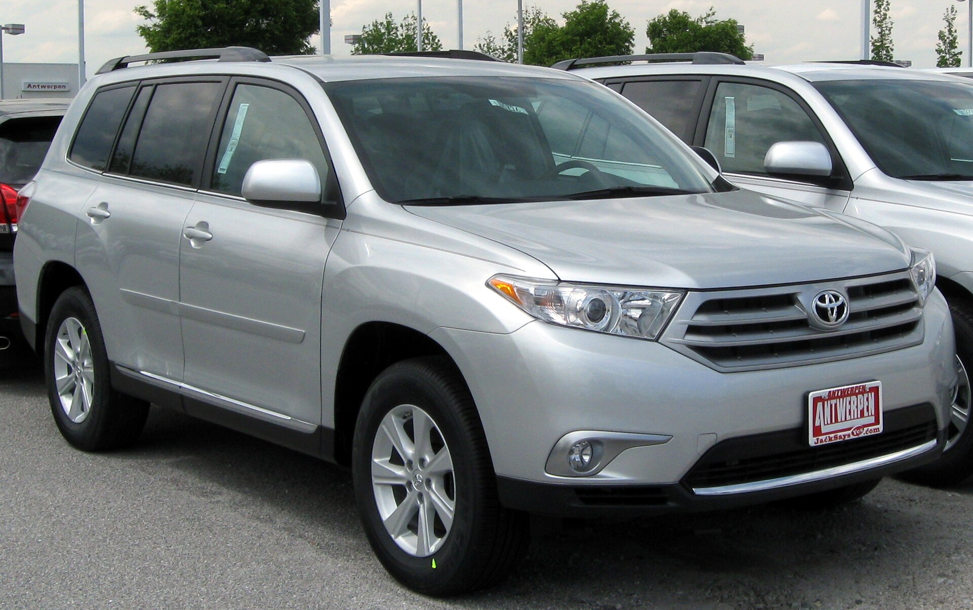 2011 Toyota Highlander, photographed in 2011