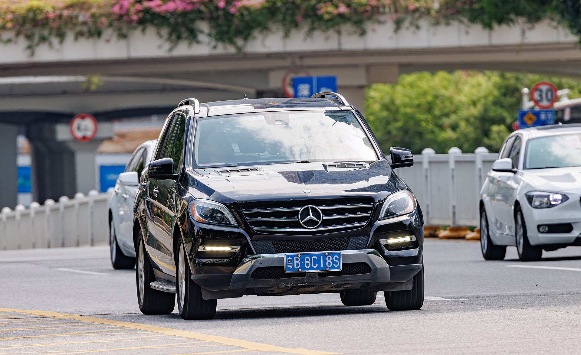 Mercedes-Benz ML (W166) in China, matching the 2012 ML-Class generation.