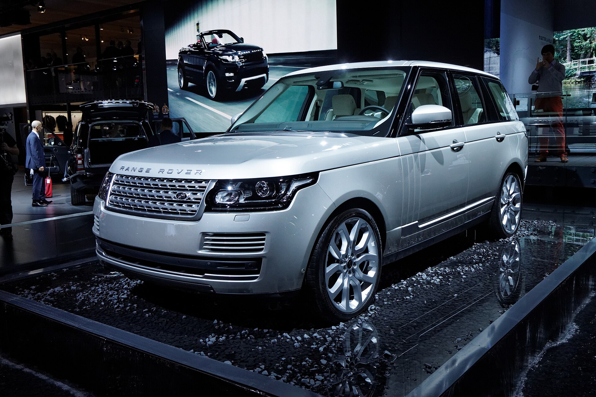2012 Range Rover at the 2012 Paris Motor Show