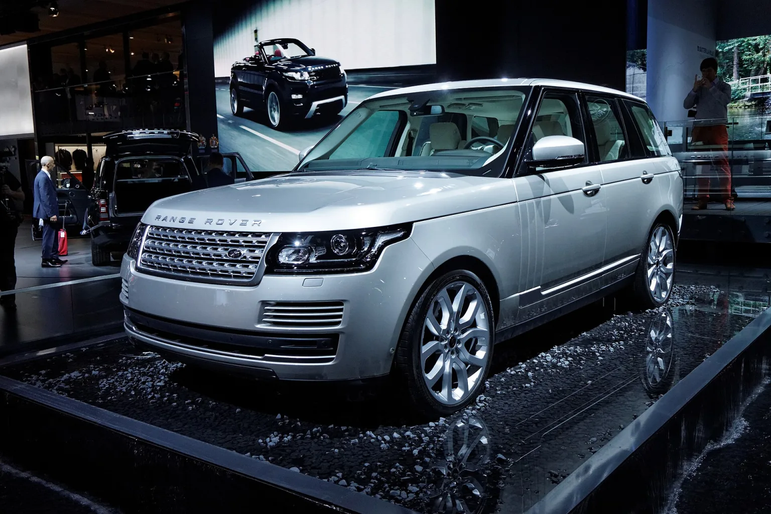 2012 Range Rover at the 2012 Paris Motor Show
