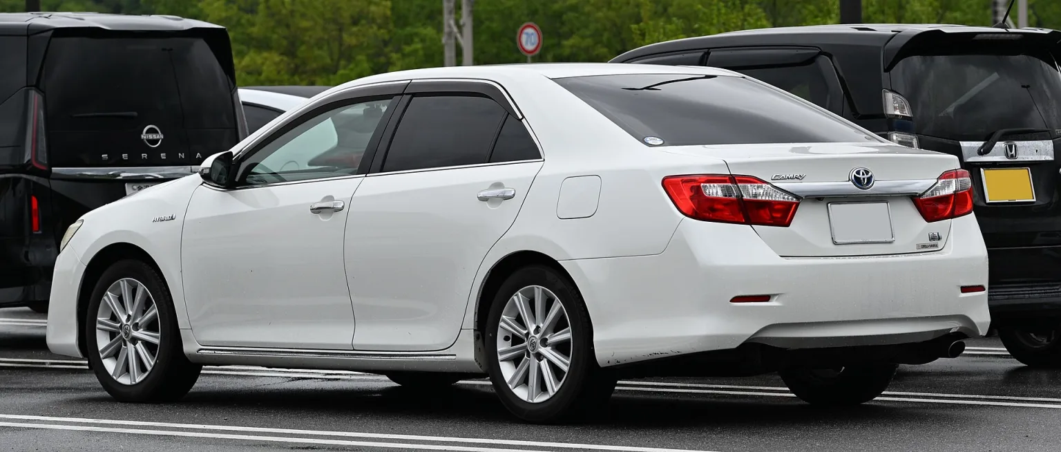2011-2014 Toyota Camry Hybrid, rear view