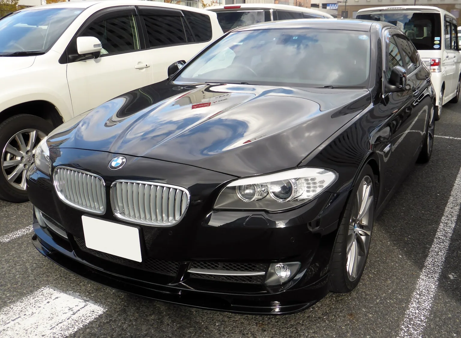 BMW ActiveHybrid 5 (F10) front view