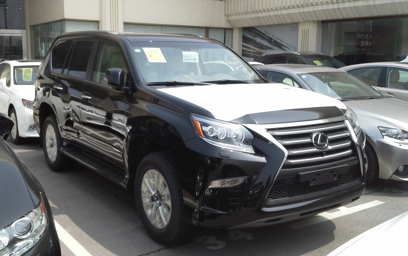 2014 Lexus GX J150 facelift photographed in China, April 2014.