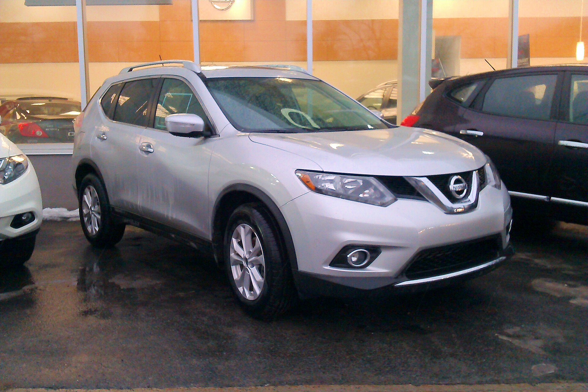 2014-15 Nissan Rogue in Montreal, QC, Canada