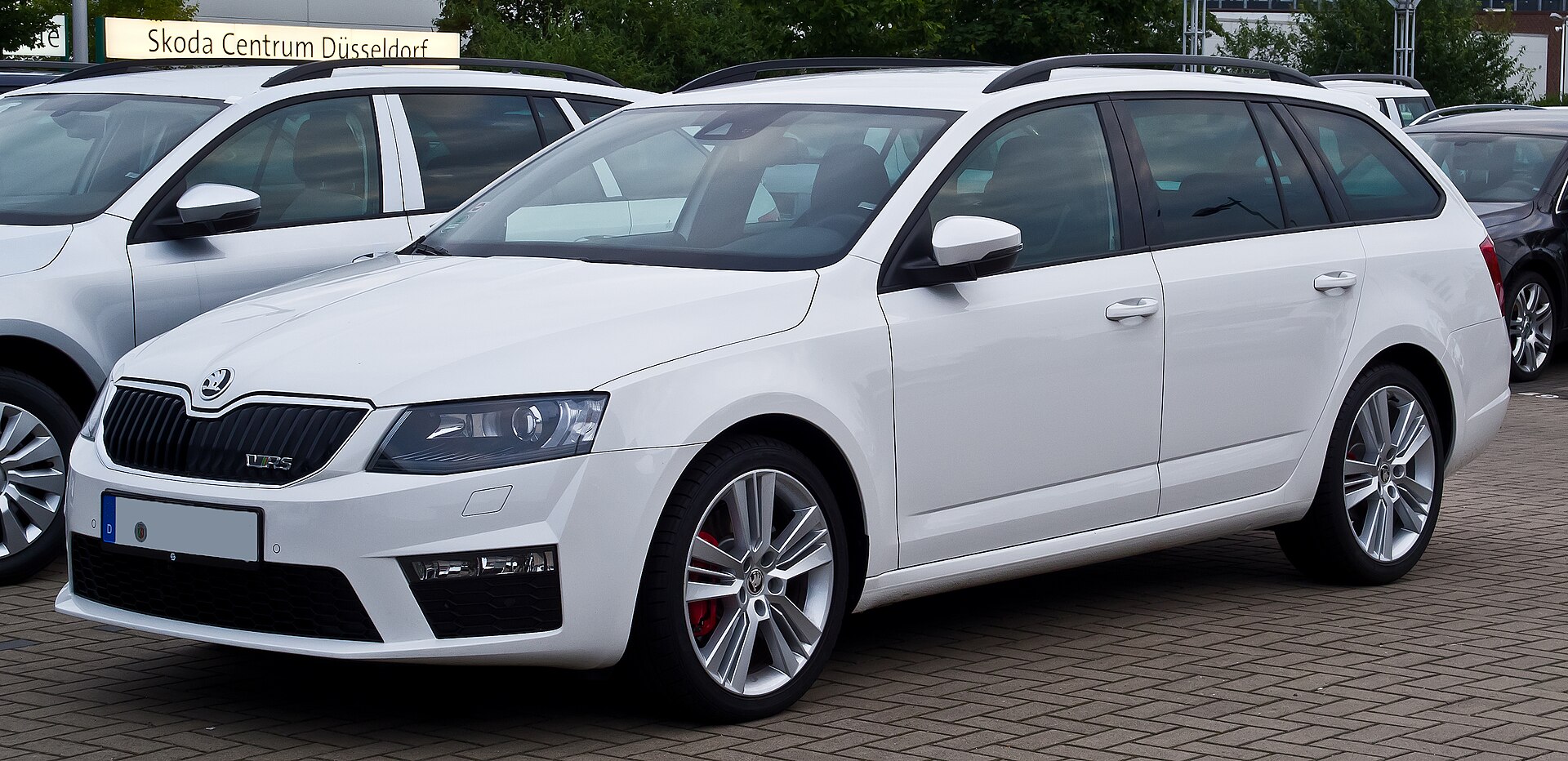2014 Skoda Octavia Combi RS (III) front view in Düsseldorf