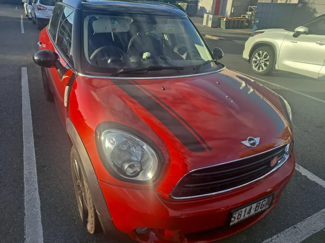 2015 MINI Cooper S Countryman R60 front view